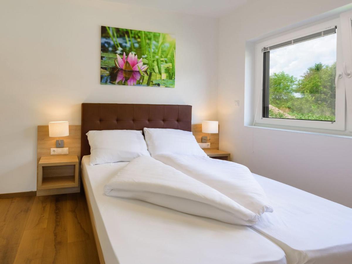 Apartment With Pool, Roof Terrace, Garden 斯拉 外观 照片
